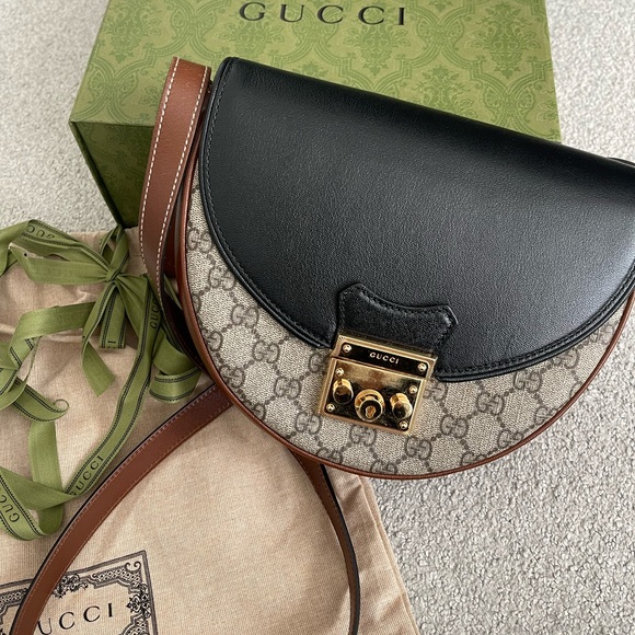 Gucci Padlock Saddle Crossbody - Picture 3 of 16